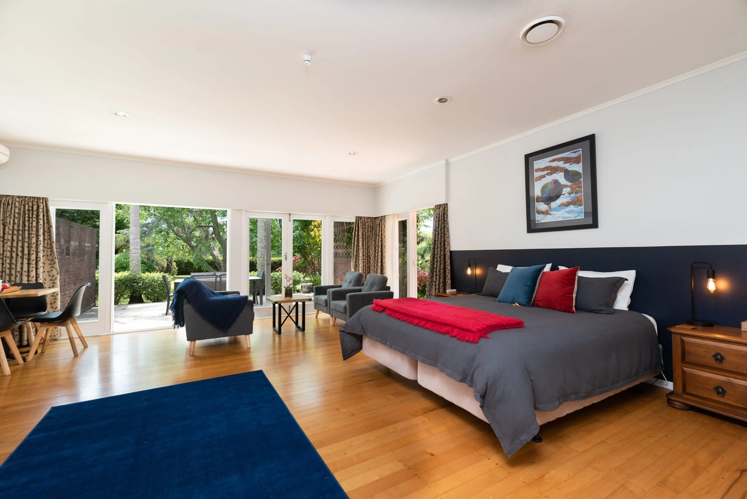 The Takahe Suite at Pateke Lodge. Spacious premium Kerikeri accommodation, Bay of Islands.